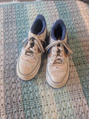 Nike‎ Kids Cream and Blue Low-Top Sneakers With Cork Sides And Tounge Size 6